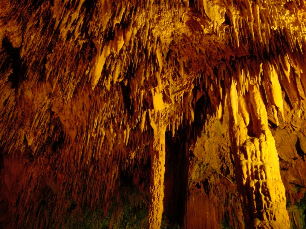 Tropfsteine in der Damlataş-Höhle
