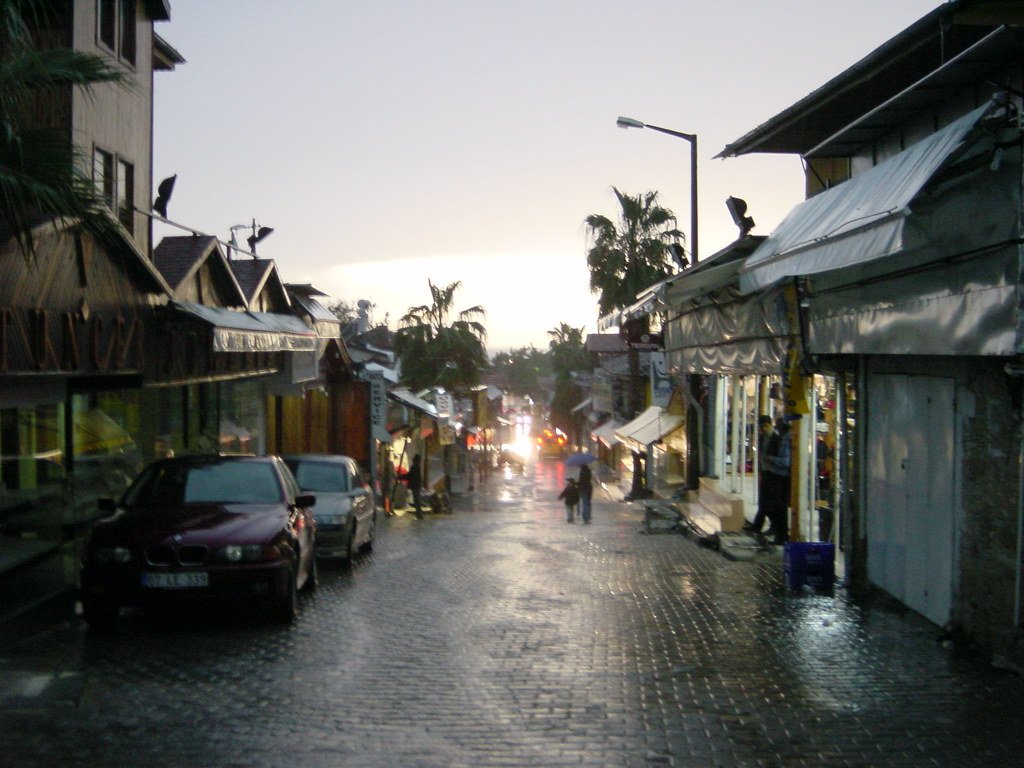 Kopfsteinpflasterstraße in der Altstadt von Side